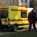 Мужчину и женщину госпитализировали с ожогами после пожара в многоквартирном доме в Кировской области