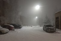 Кировские сотрудники ГИБДД спасли на трассе 5 человек, замерзающих в машине: среди них было двое детей