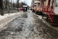 В Кирове пенсионер поскользнулся на льду и умер: виновнику вынесли приговор